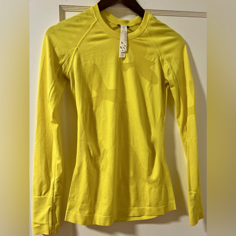 Oiselle brand, woman sport top, Yellow color , size XS